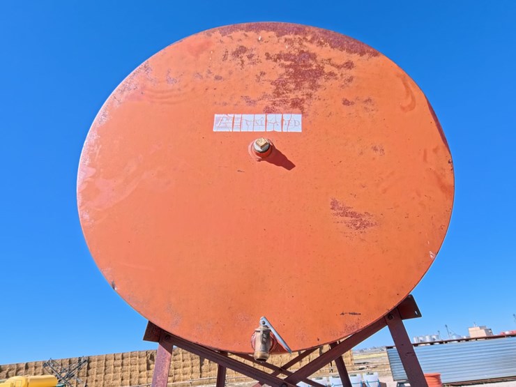 #2101-•-approx-500-gallon-fuel-tank-on-stand-image-3