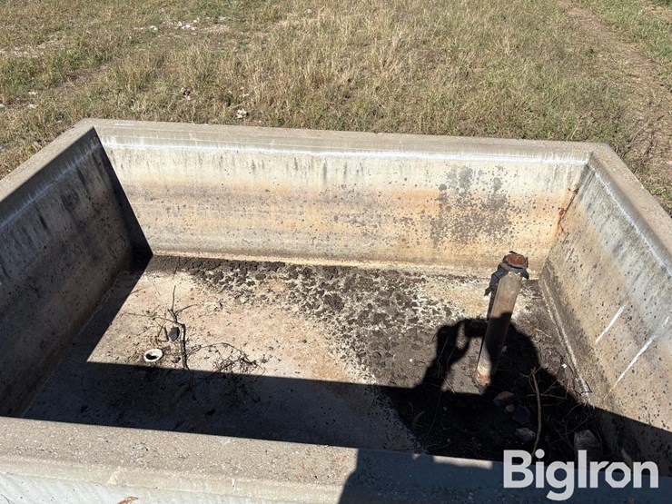 livestock-concrete-waterer-image-11
