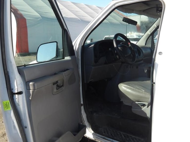 2002-ford-e350-image-18