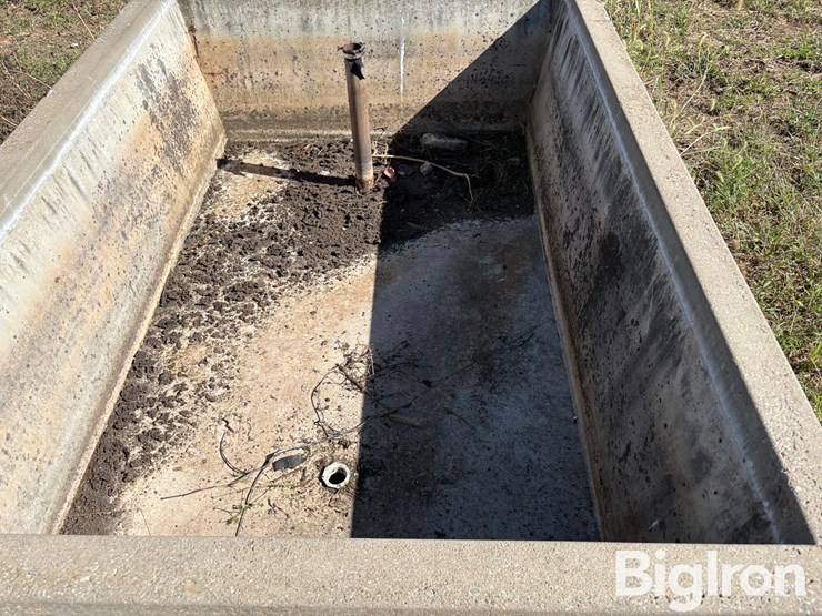 livestock-concrete-waterer-image-10