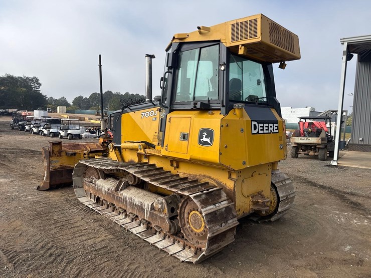 2008-deere-700j-xlt-image-4