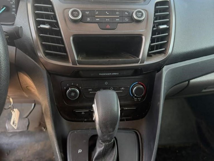 2020-ford-transit-connect-image-13