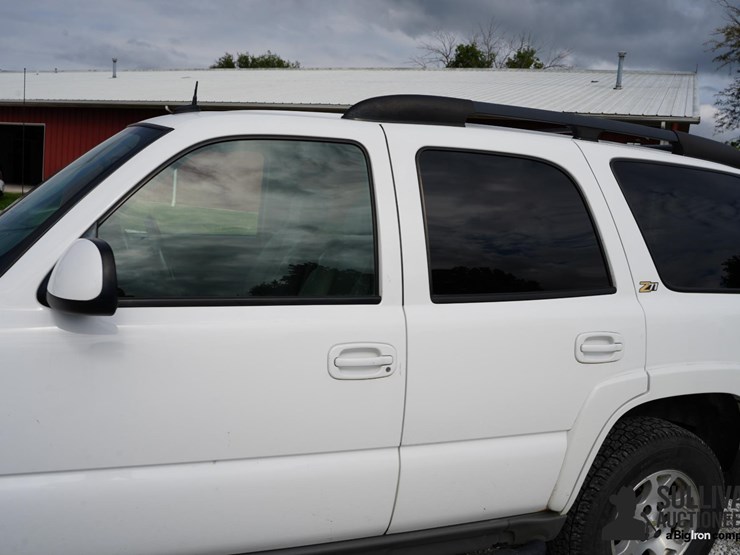 run-#42---2004-chevrolet-tahoe-4x4-suv-image-16
