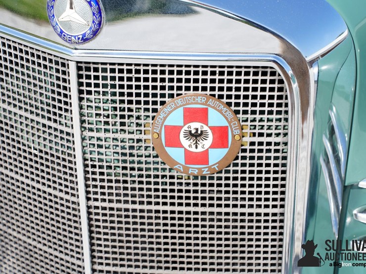run-#122---1957-mercedes-benz-sedan-image-13