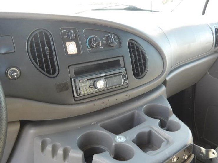 2002-ford-e350-image-22