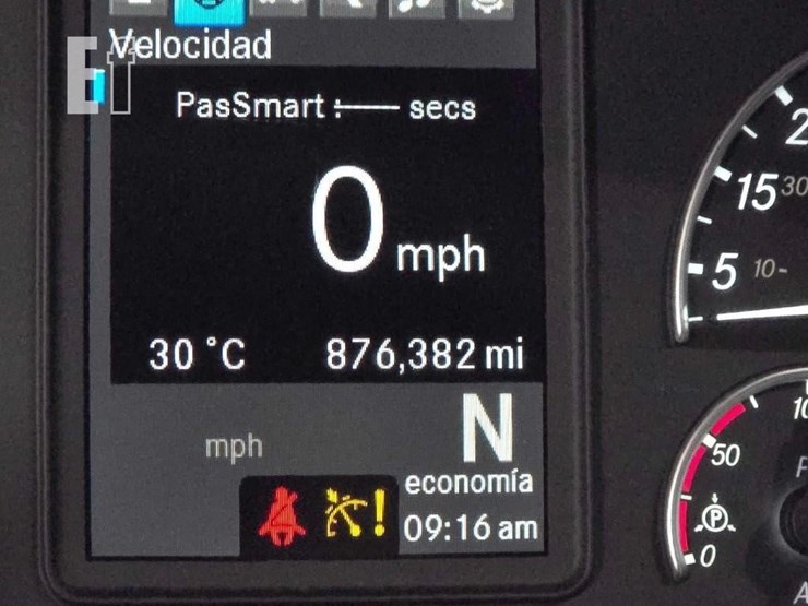 2020-freightliner-cascadia-126-image-13
