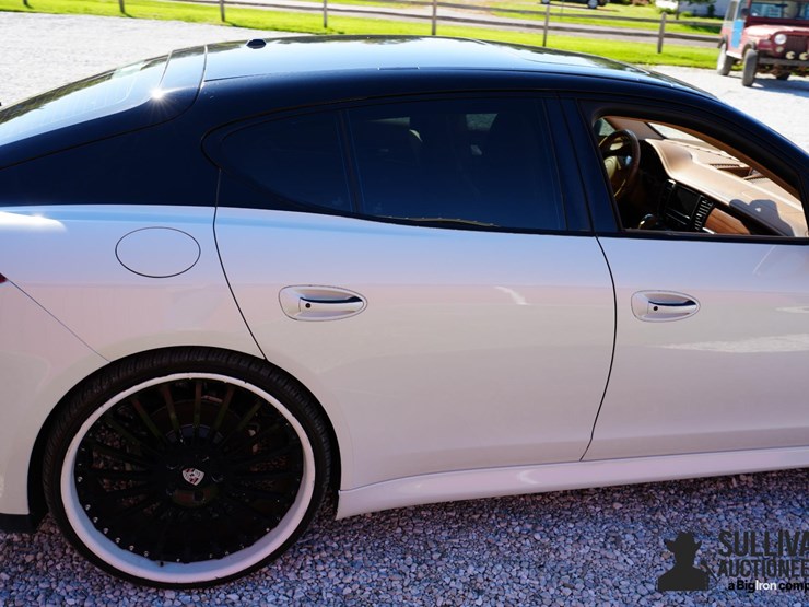 run-#113---2013-porsche-panamera-2-image-18
