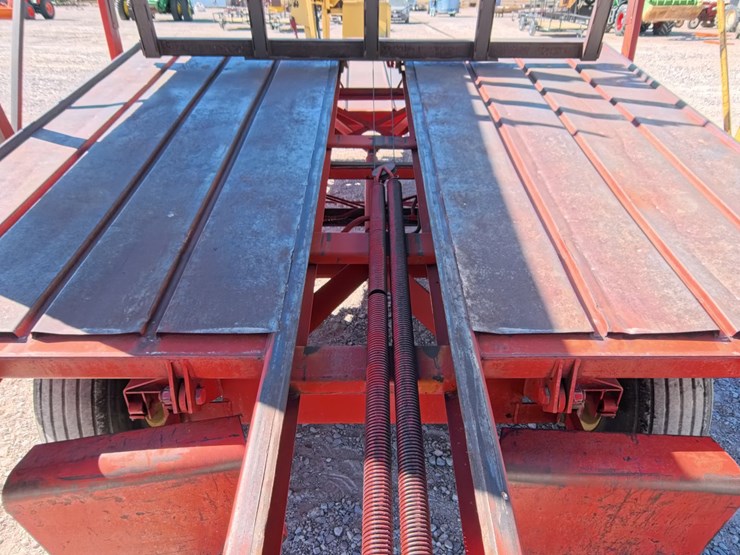 #1029-•-new-holland-1033-small-square-bale-stacker-image-23