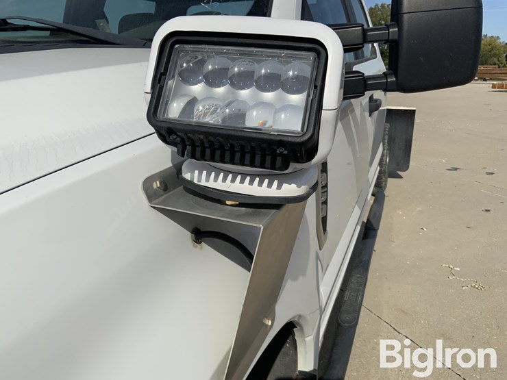 2017-ford-f350-xl-super-duty-4x4-crew-cab-&-chassis-image-15