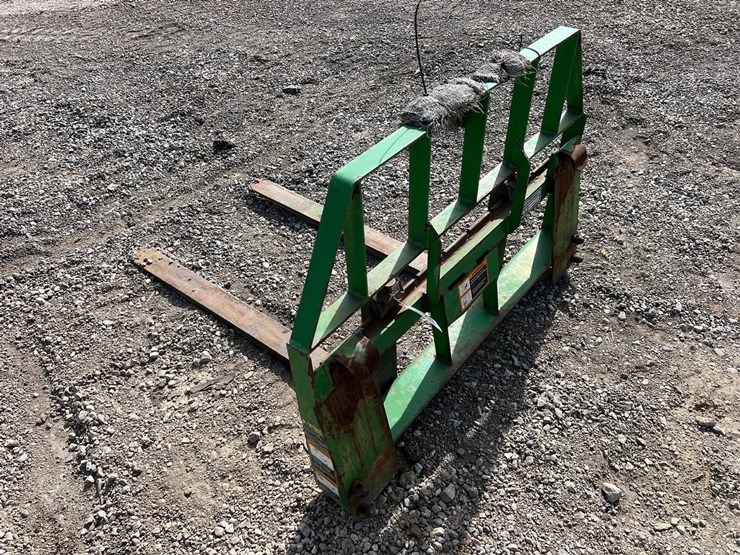 john-deere-48”-tractor-loader-pallet-forks-image-3