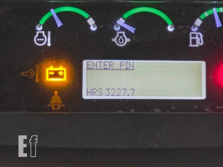 2022-deere-650k-lgp-image-17