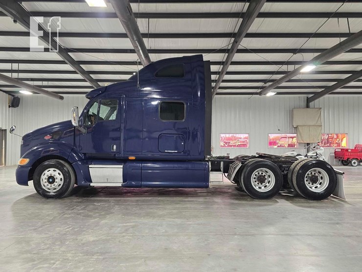 2009-peterbilt-387-image-5