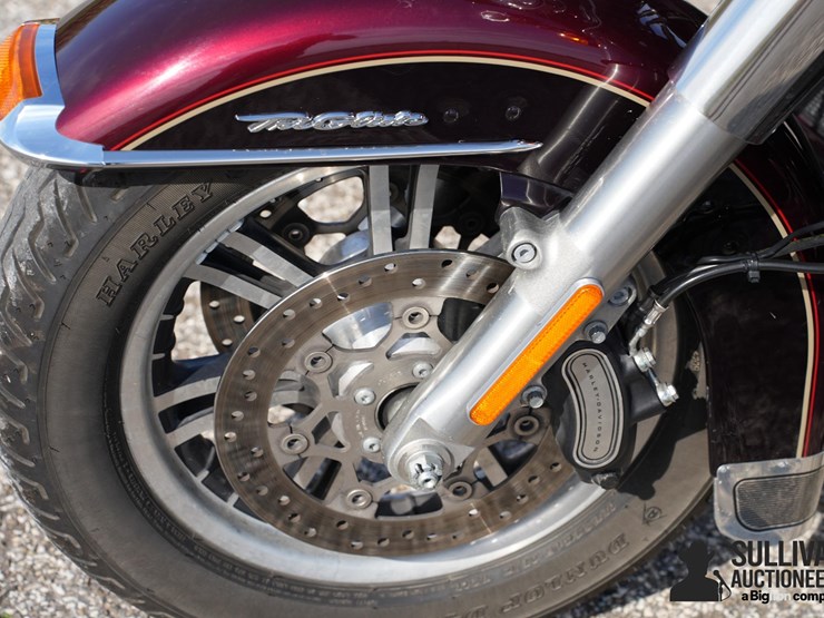 run-#102---2015-harley-davidson-trike-image-10