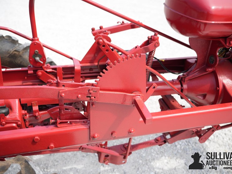 run-#119---1948-avery-v-2wd-tractor-image-19