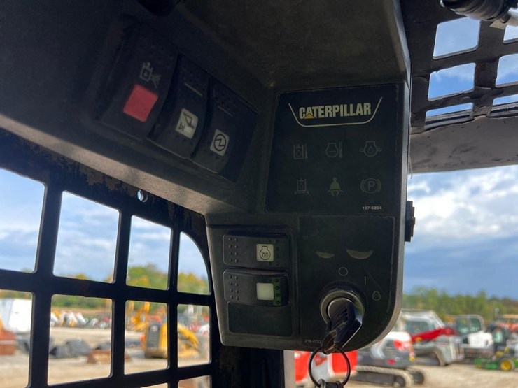 2006-caterpillar-277b-skid-steer-loader-image-19