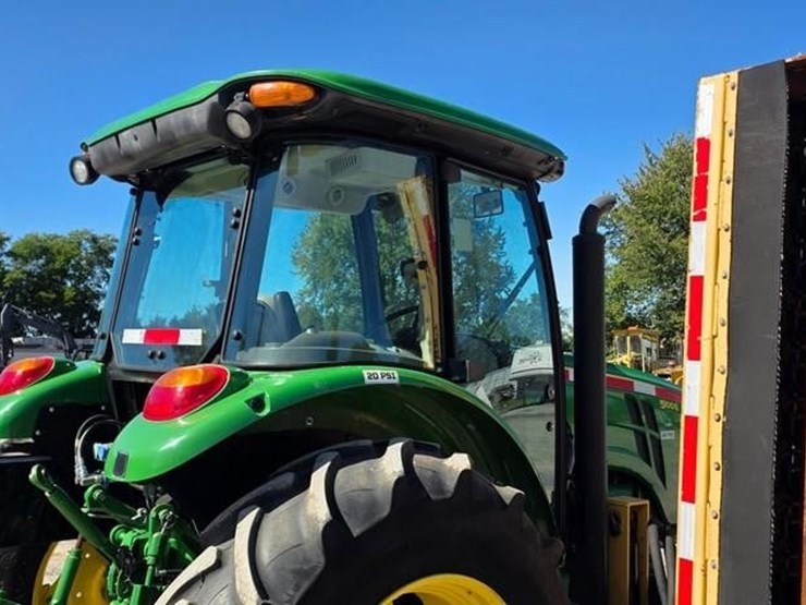 2019-john-deere-5100e-image-24
