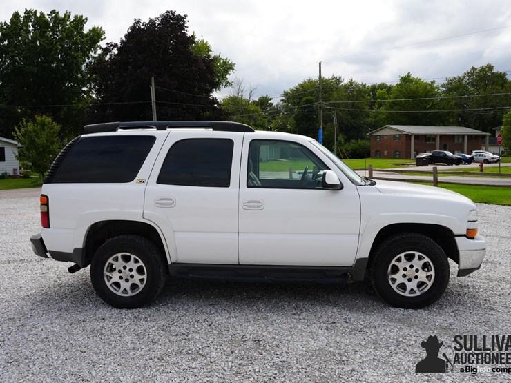 run-#42---2004-chevrolet-tahoe-4x4-suv-image-4