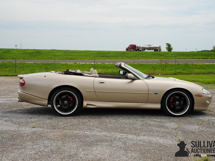 run-#103---1999-jaguar-xk8-convertible-"mina-gallery"-edition-image-4