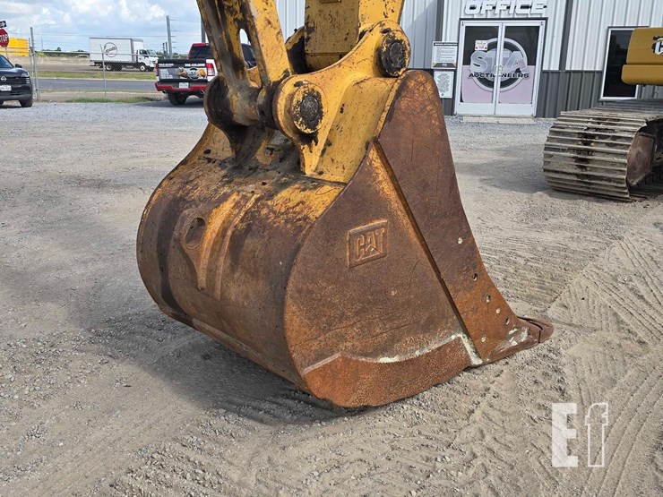 2018-caterpillar-320gc-image-11