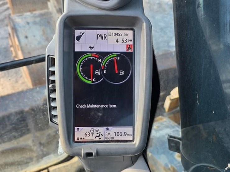 2015-deere-135g-image-79