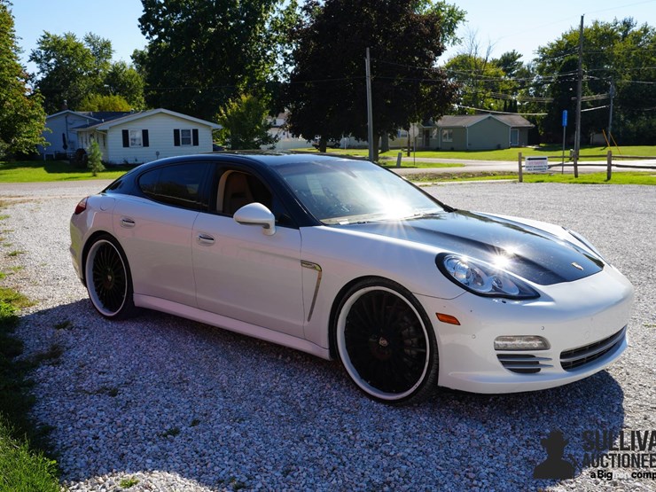 run-#113---2013-porsche-panamera-2-image-3