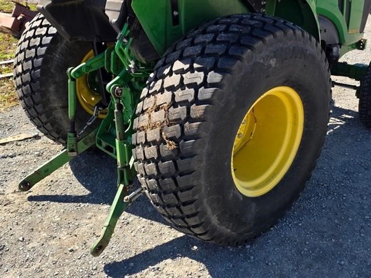 john-deere-4052m-image-12