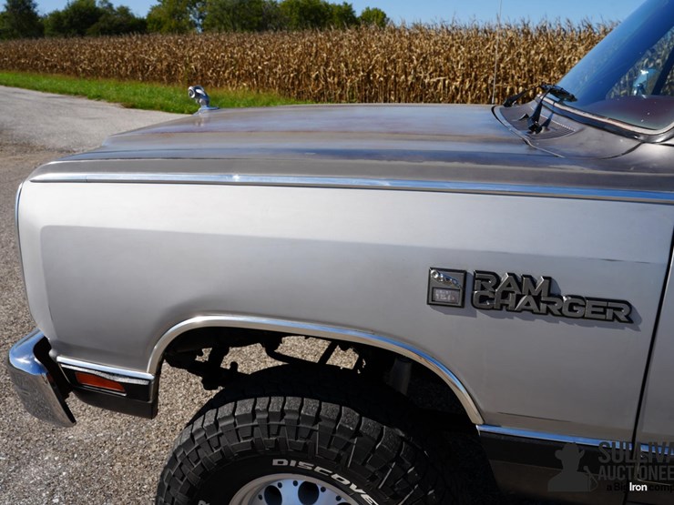 1989-dodge-ram-charger-4x4-image-17