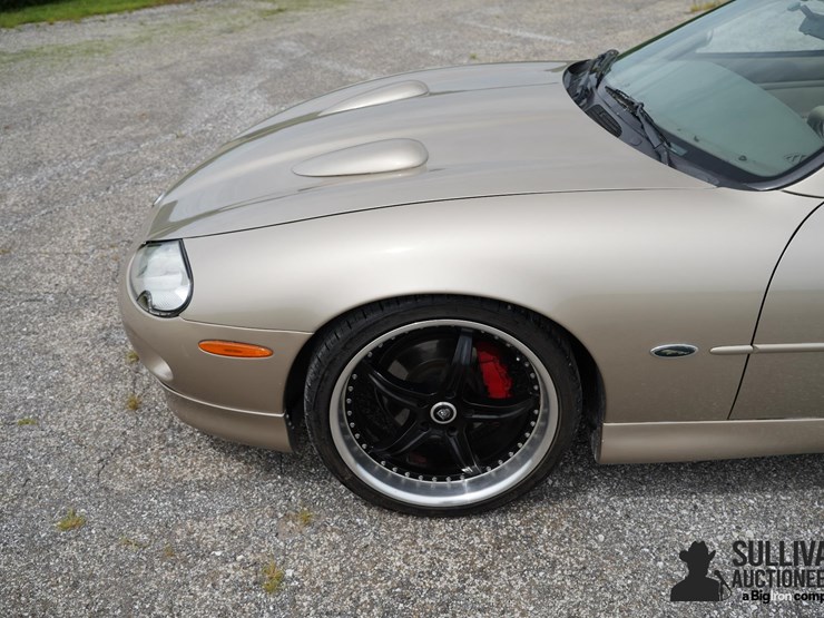 run-#103---1999-jaguar-xk8-convertible-"mina-gallery"-edition-image-13