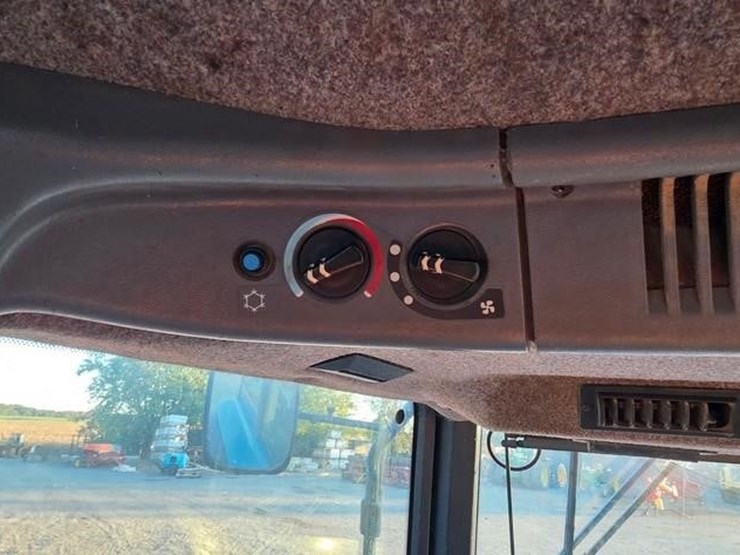 ford-8670-image-64