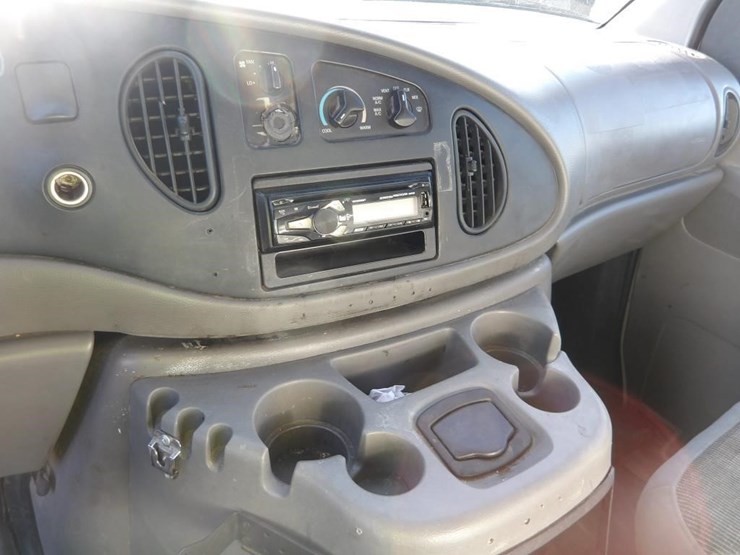 2002-ford-e350-image-19