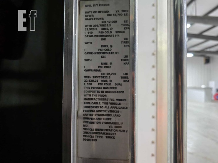 2010-kenworth-t300-image-27
