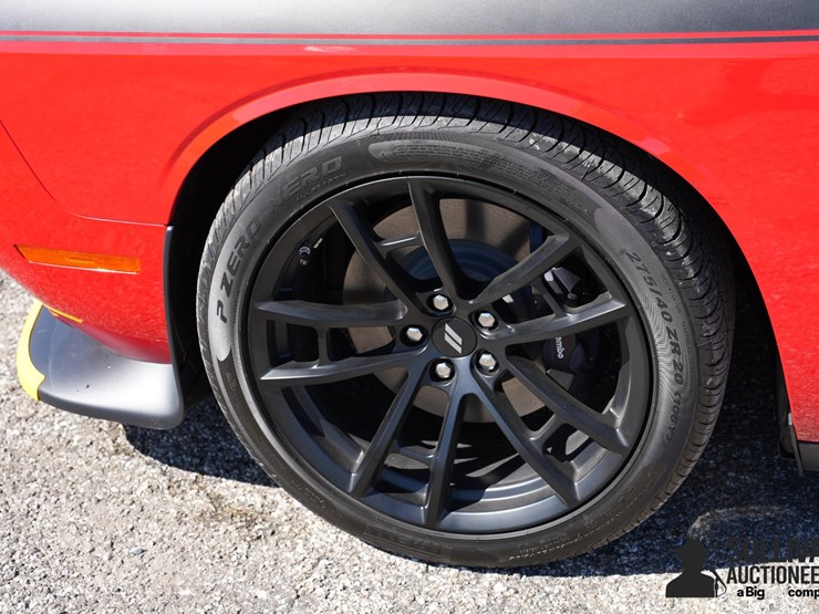 run-#66---2023-dodge-challenger-t/a-392-scat-pack-image-14