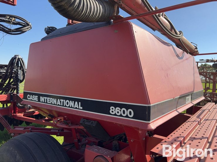 case-ih-8600-air-seeder-image-18