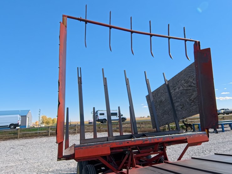 #1029-•-new-holland-1033-small-square-bale-stacker-image-33