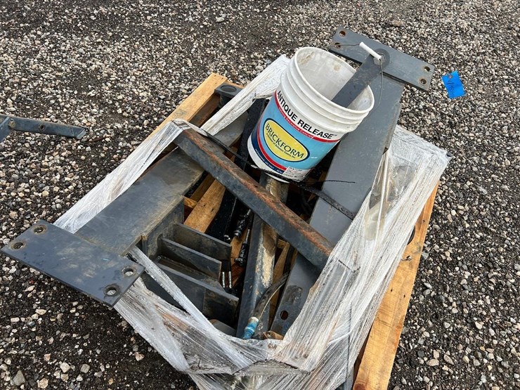 buhler-allied-695-loader-w/-74”-bucket-image-9