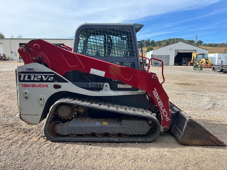 2023-takeuchi-tl12v2-skid-steer-loader-image-9