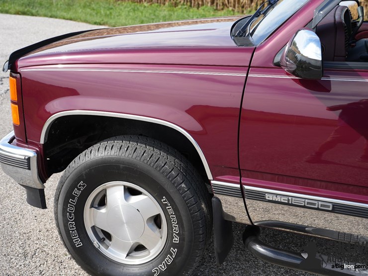 run-#139---1996-gmc-sierra-1500-4x4-stepside-pickup-image-15
