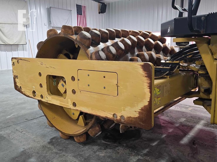 2012-caterpillar-cp54b-image-12