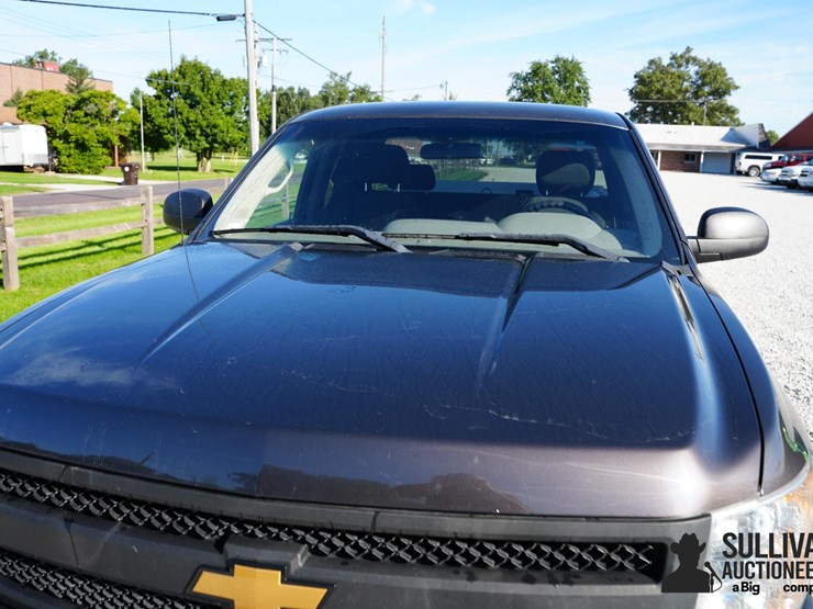 run-#6---2011-chevrolet-silverado-extended-cab-2wd-pickup-image-10