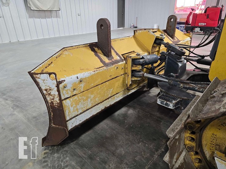 2022-deere-650k-lgp-image-12