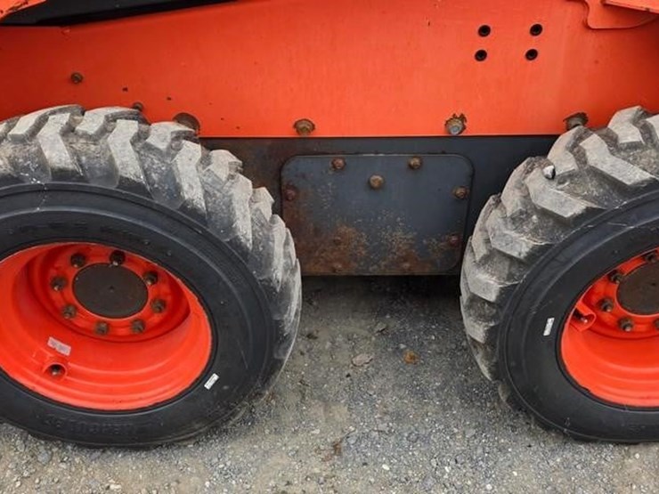2016-kubota-ssv65-image-11