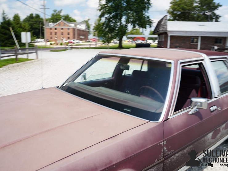 run-#179---1991-ford-crown-victoria-lx-sedan-image-11