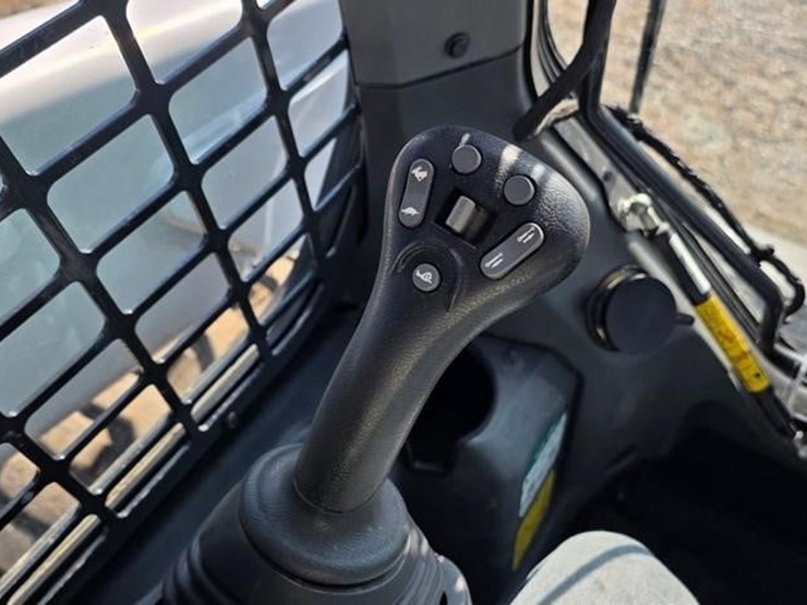 2020-bobcat-s76-image-49