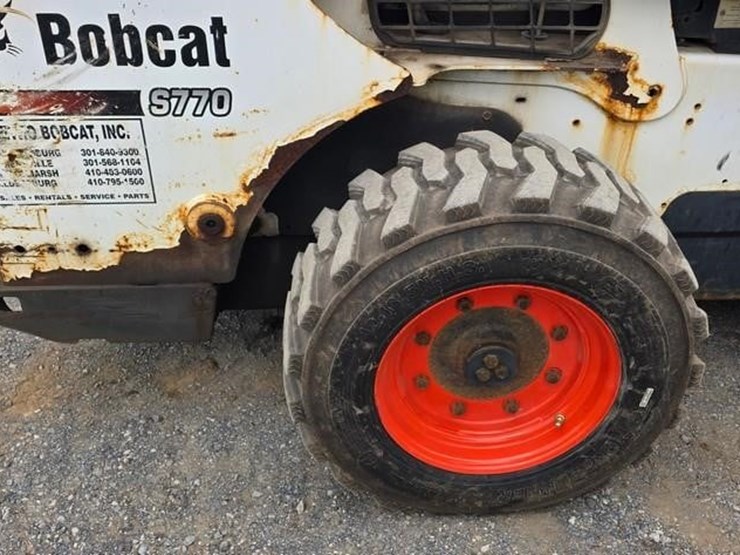 2014-bobcat-s770-image-14