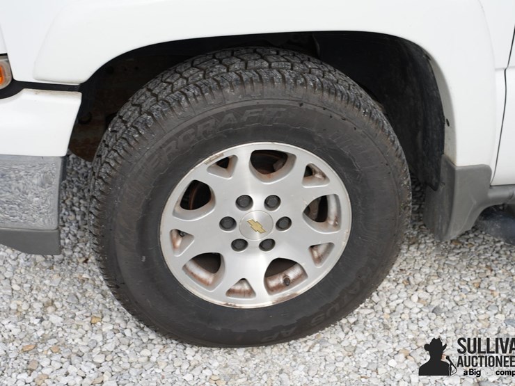 run-#42---2004-chevrolet-tahoe-4x4-suv-image-13