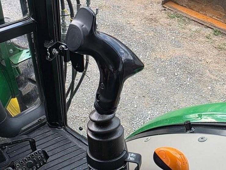 2016-john-deere-5065e-image-63