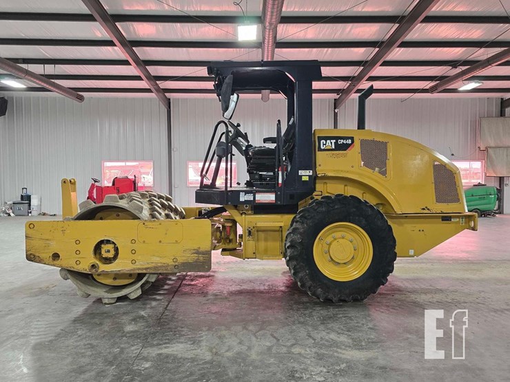 2019-caterpillar-cp44b-image-5
