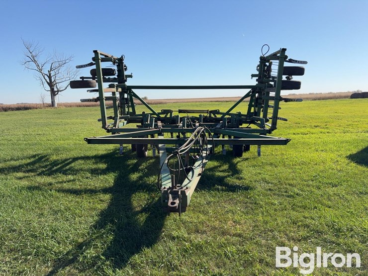 john-deere-1610-25'-chisel-plow-image-2