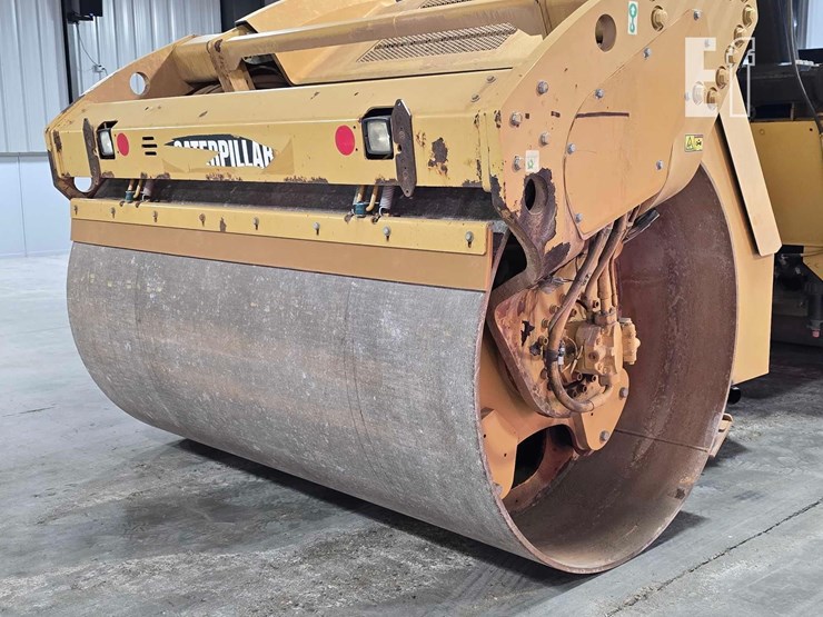 2009-caterpillar-cb64-image-13