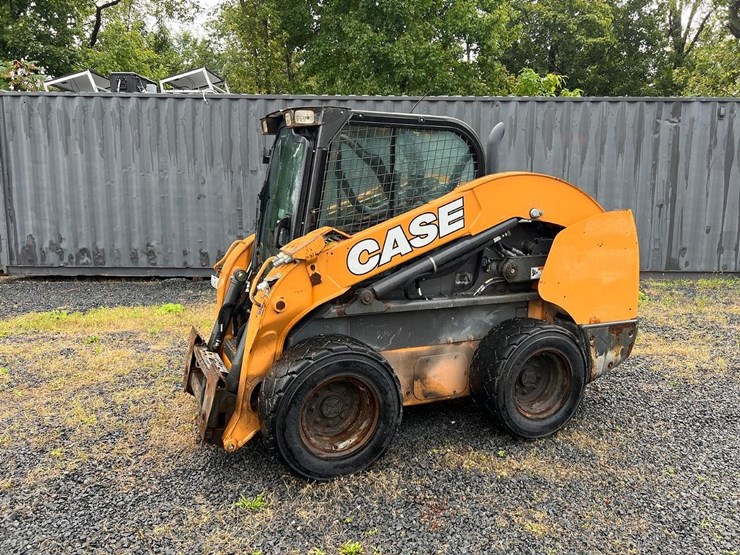 2019-case-sv280-skid-steer-loader-image-1